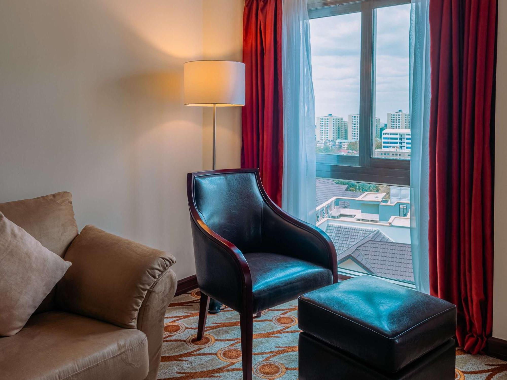 Moevenpick Hotel & Residences Найроби Екстериор снимка