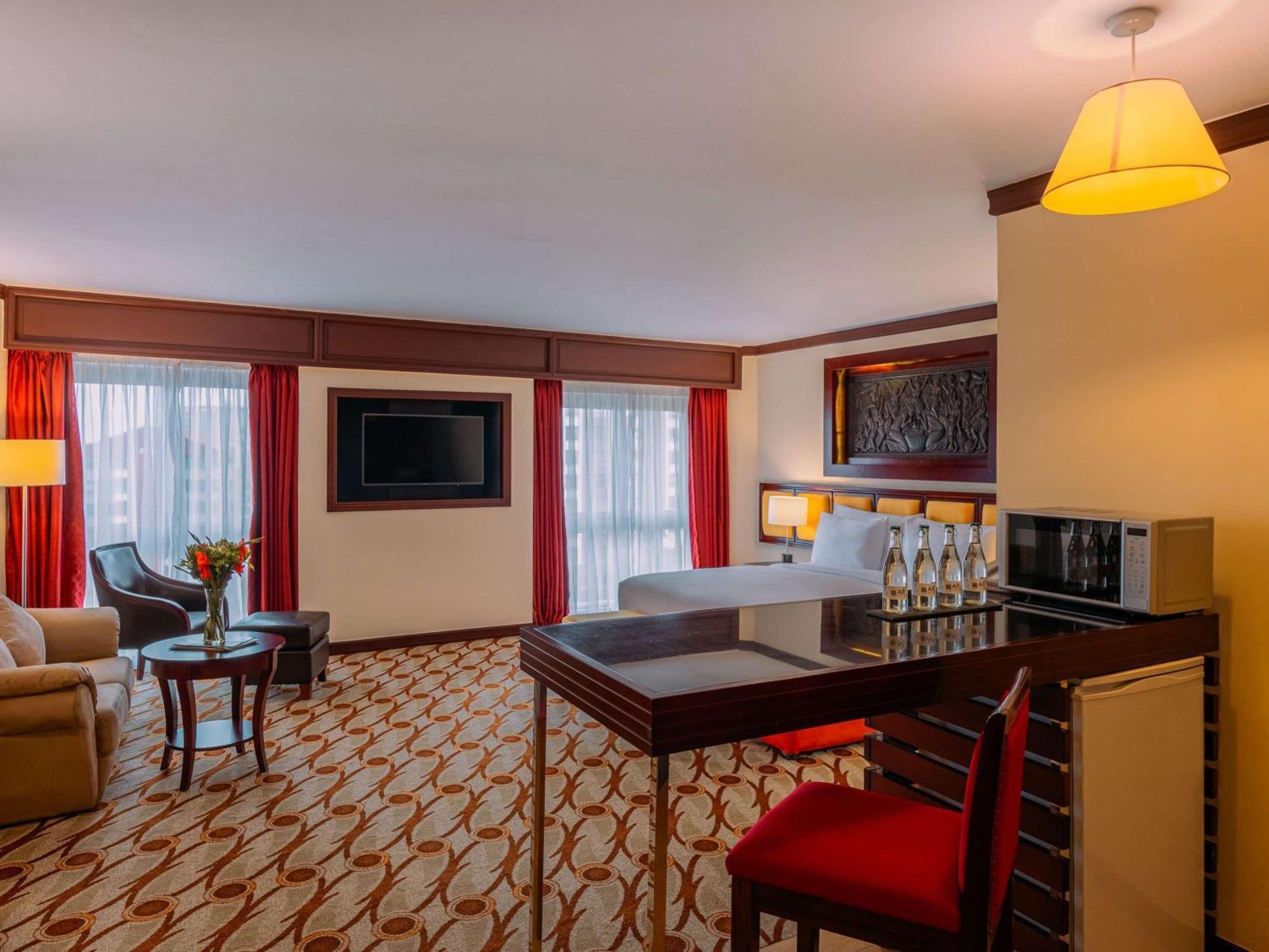 Moevenpick Hotel & Residences Найроби Екстериор снимка