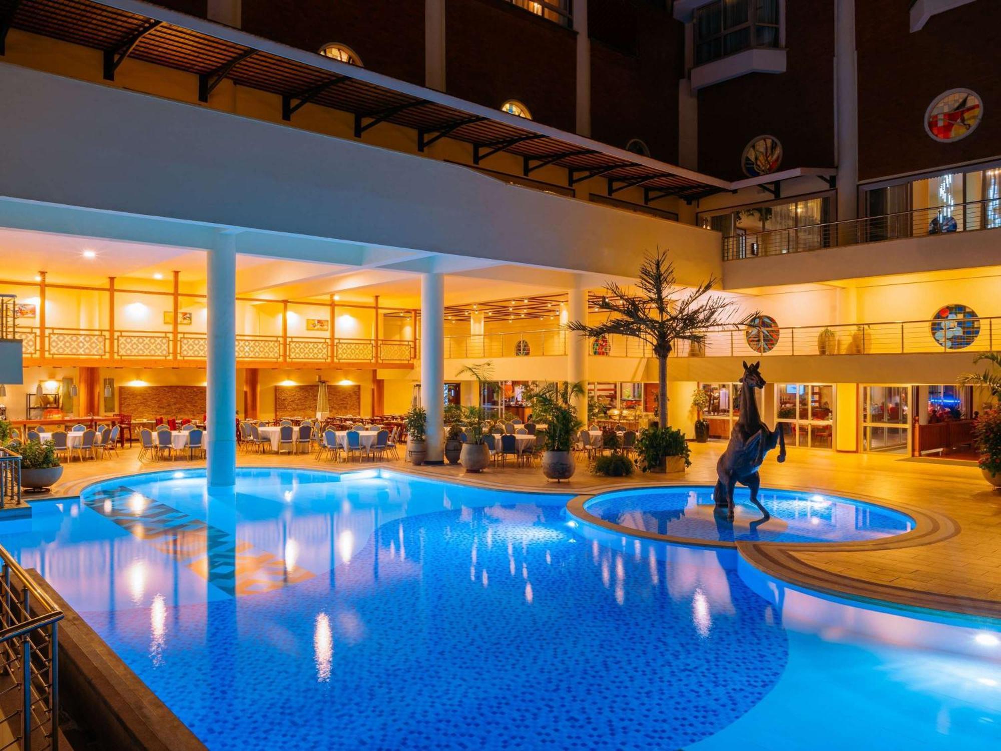 Moevenpick Hotel & Residences Найроби Екстериор снимка