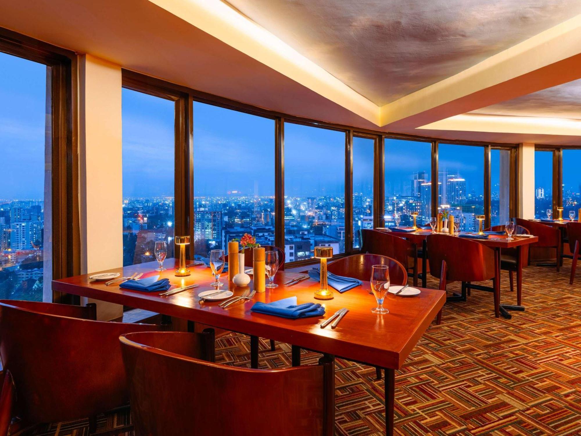 Moevenpick Hotel & Residences Найроби Екстериор снимка