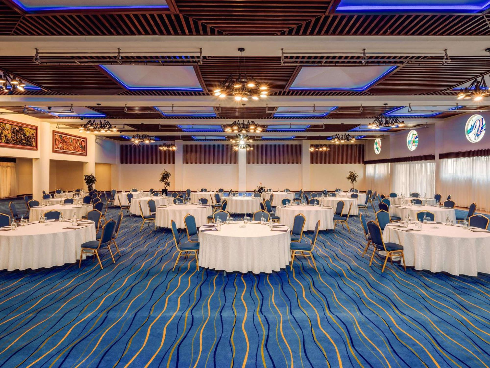Moevenpick Hotel & Residences Найроби Екстериор снимка