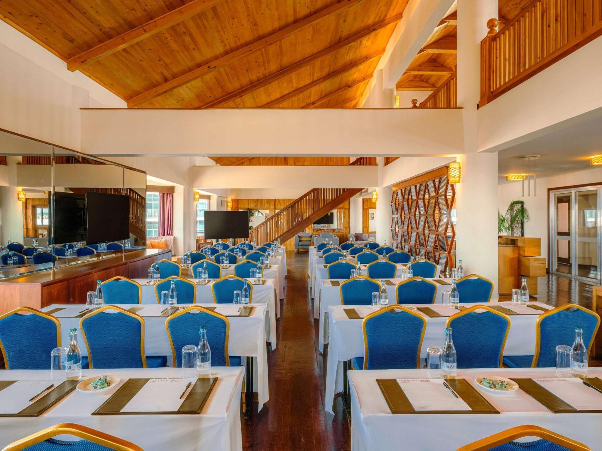 Moevenpick Hotel & Residences Найроби Екстериор снимка